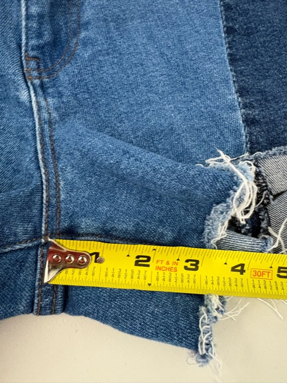 Kut from the Kloth - High Rise Jane Shorts - Size 8 - Picture 5 of 9